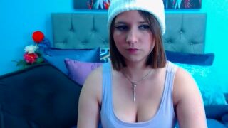 Kkatalina gives you a striptease in a minute