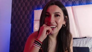 MiaReed is a very charming brunette camgirl