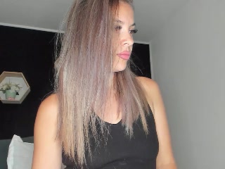 SophieDeee’s stretched pussy makes you understand how much she likes to take cocks