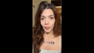 BeaMoretti talks to you with her eyes